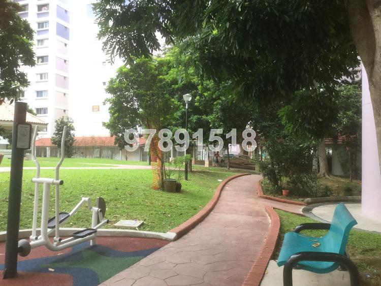 Tampines Street 21 (D18), Shop House #135483782